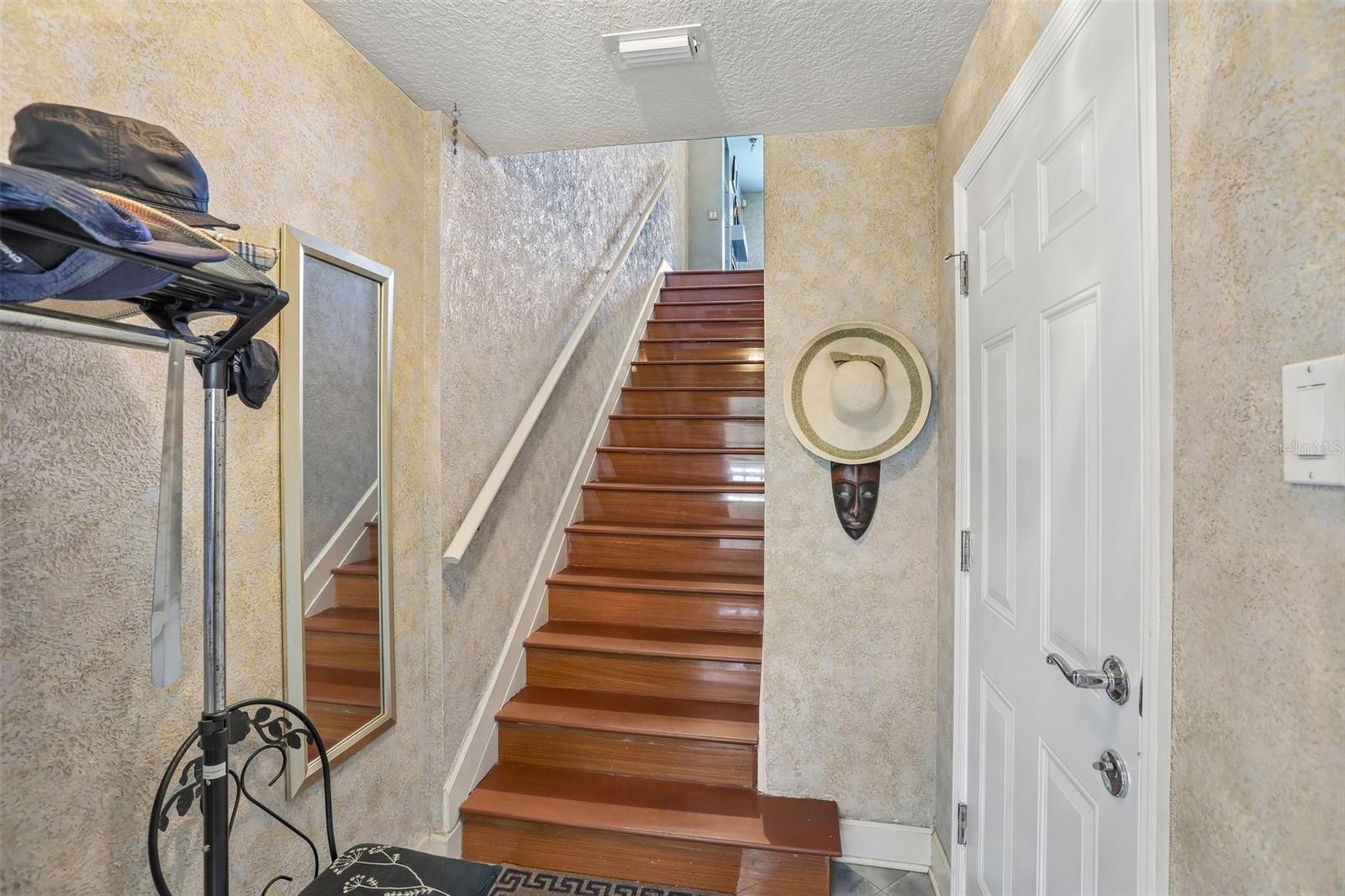 Image 4 of 47 For 113 Yacht Club Circle