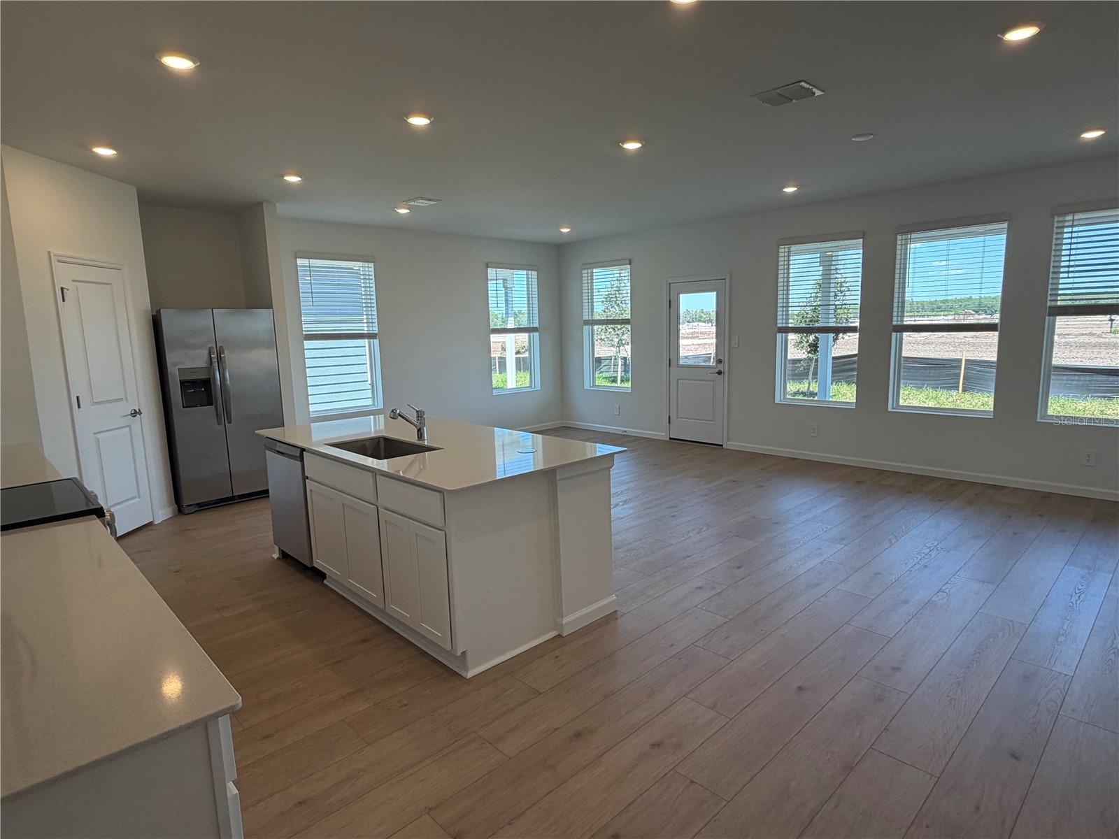 Image 19 of 41 For 4377 Vibernum Avenue