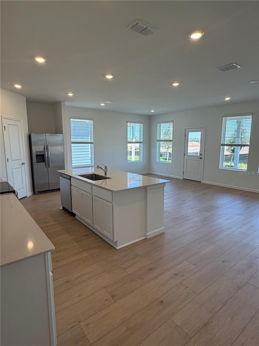 Image 21 of 41 For 4377 Vibernum Avenue