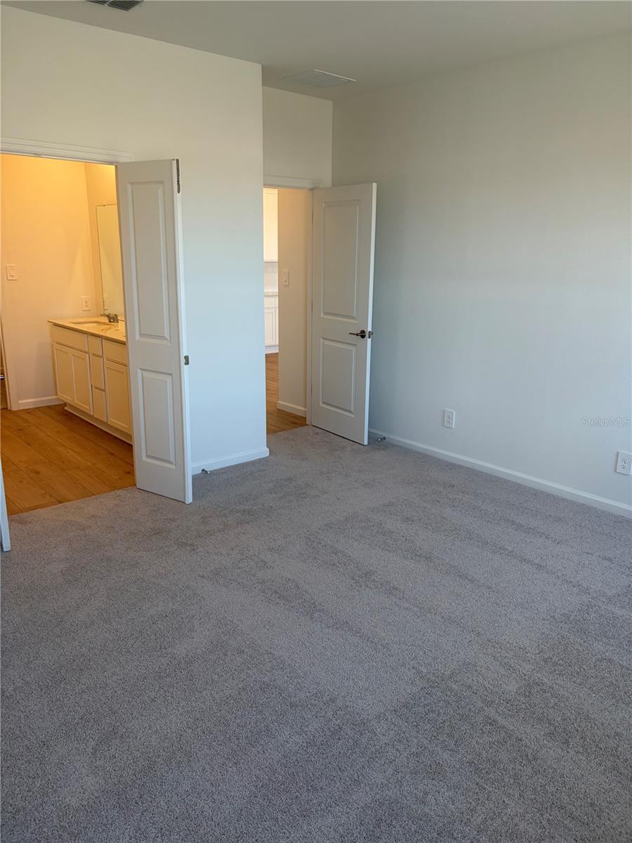 Image 32 of 41 For 4377 Vibernum Avenue