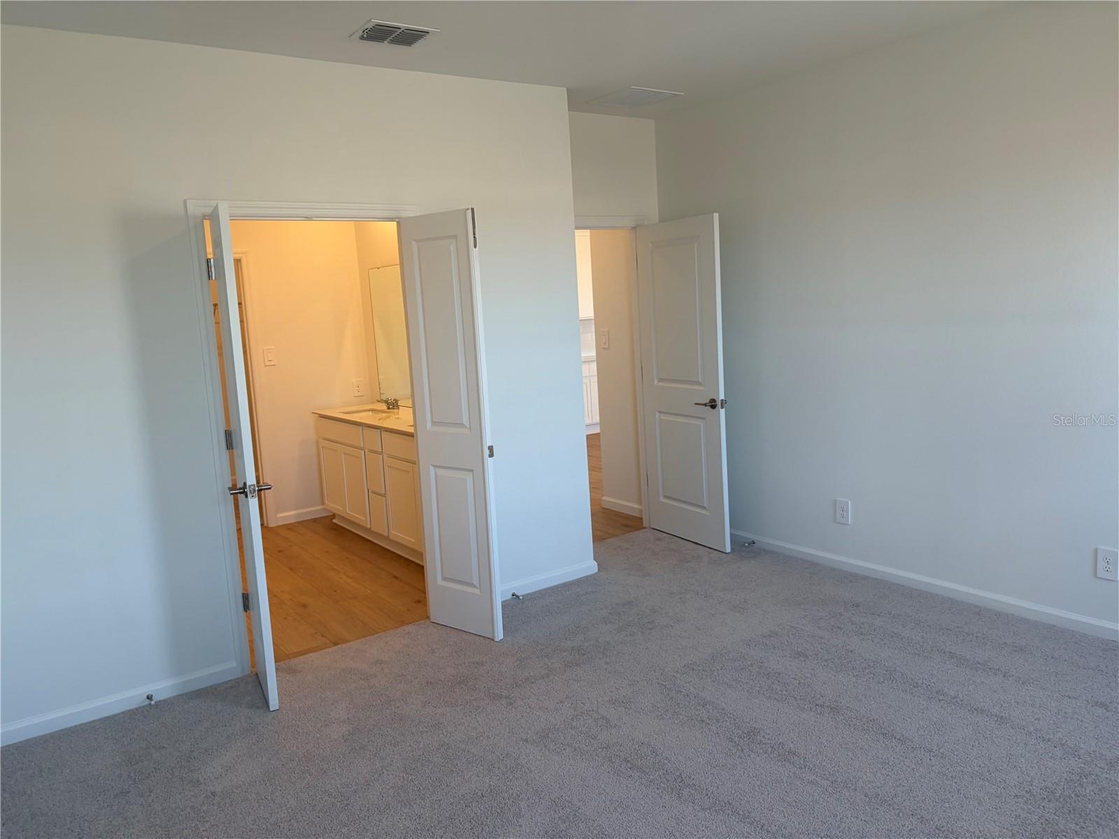 Image 33 of 41 For 4377 Vibernum Avenue