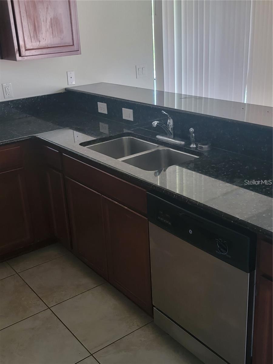 Image 7 of 14 For 1924 Portofino Meadows Boulevard