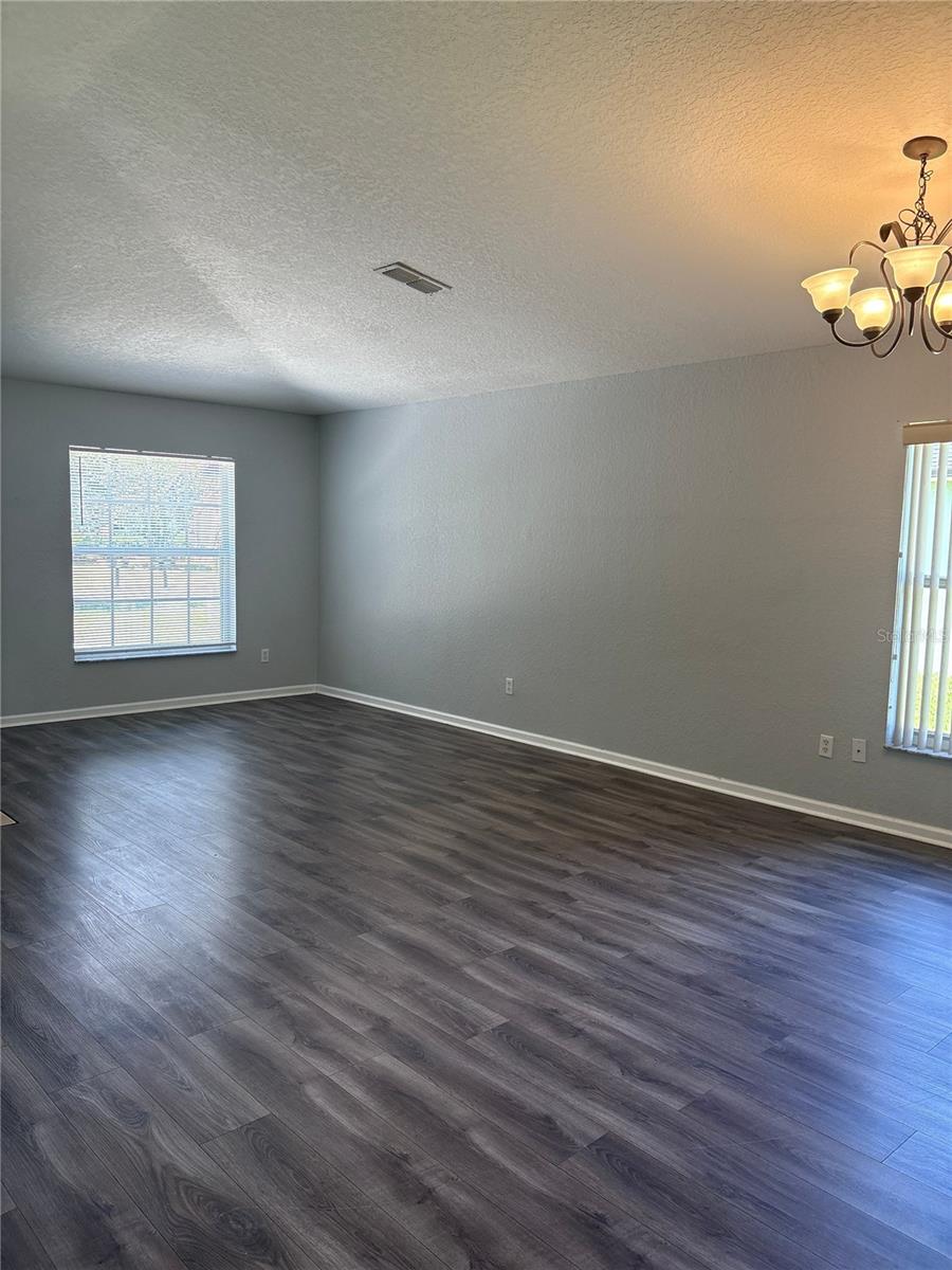 Image 11 of 19 For 2253 Meadow Oak Circle