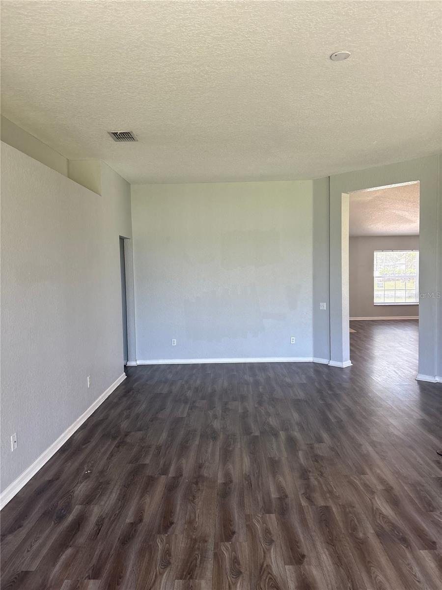 Image 12 of 19 For 2253 Meadow Oak Circle