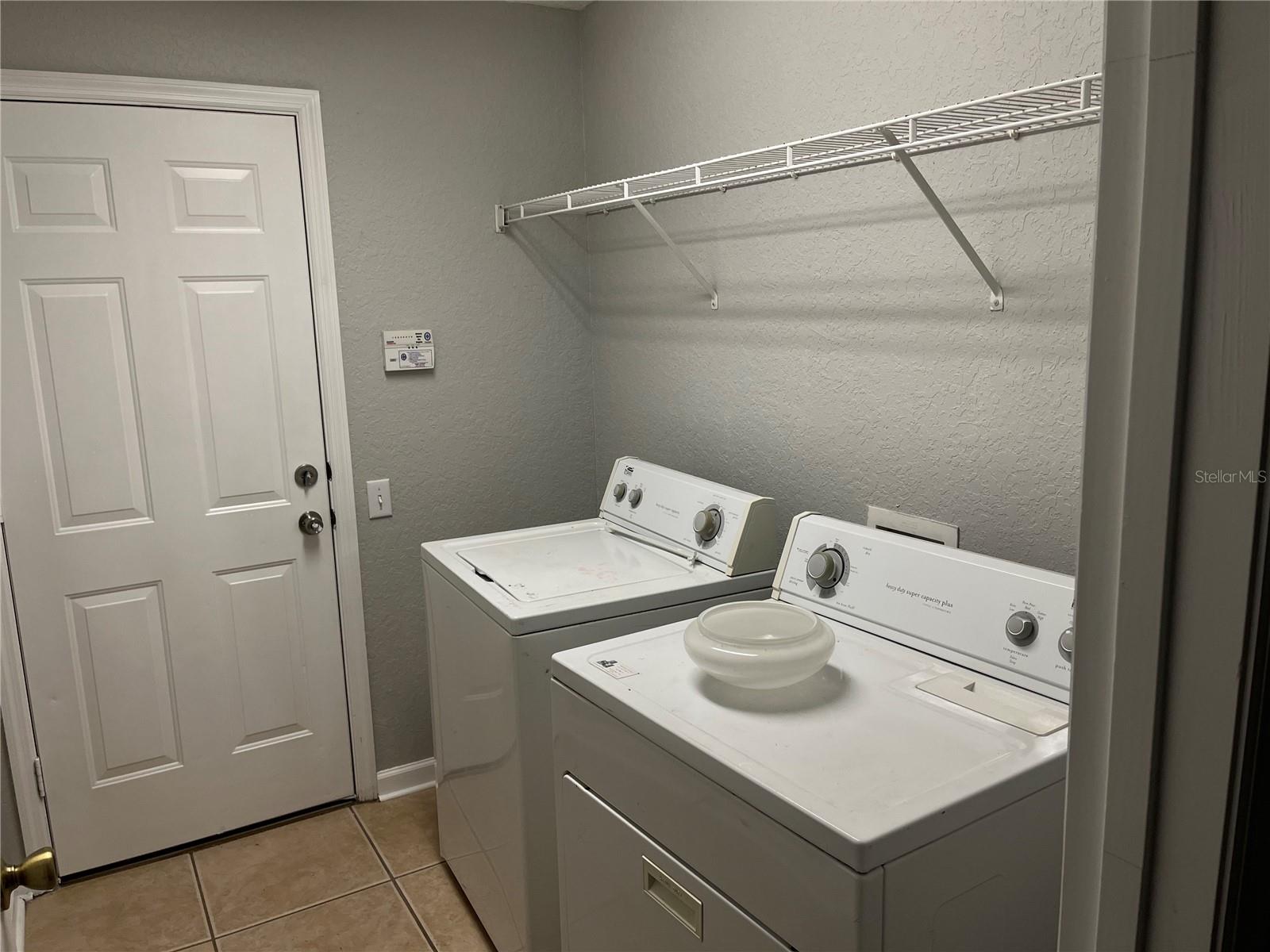 Image 17 of 19 For 2253 Meadow Oak Circle