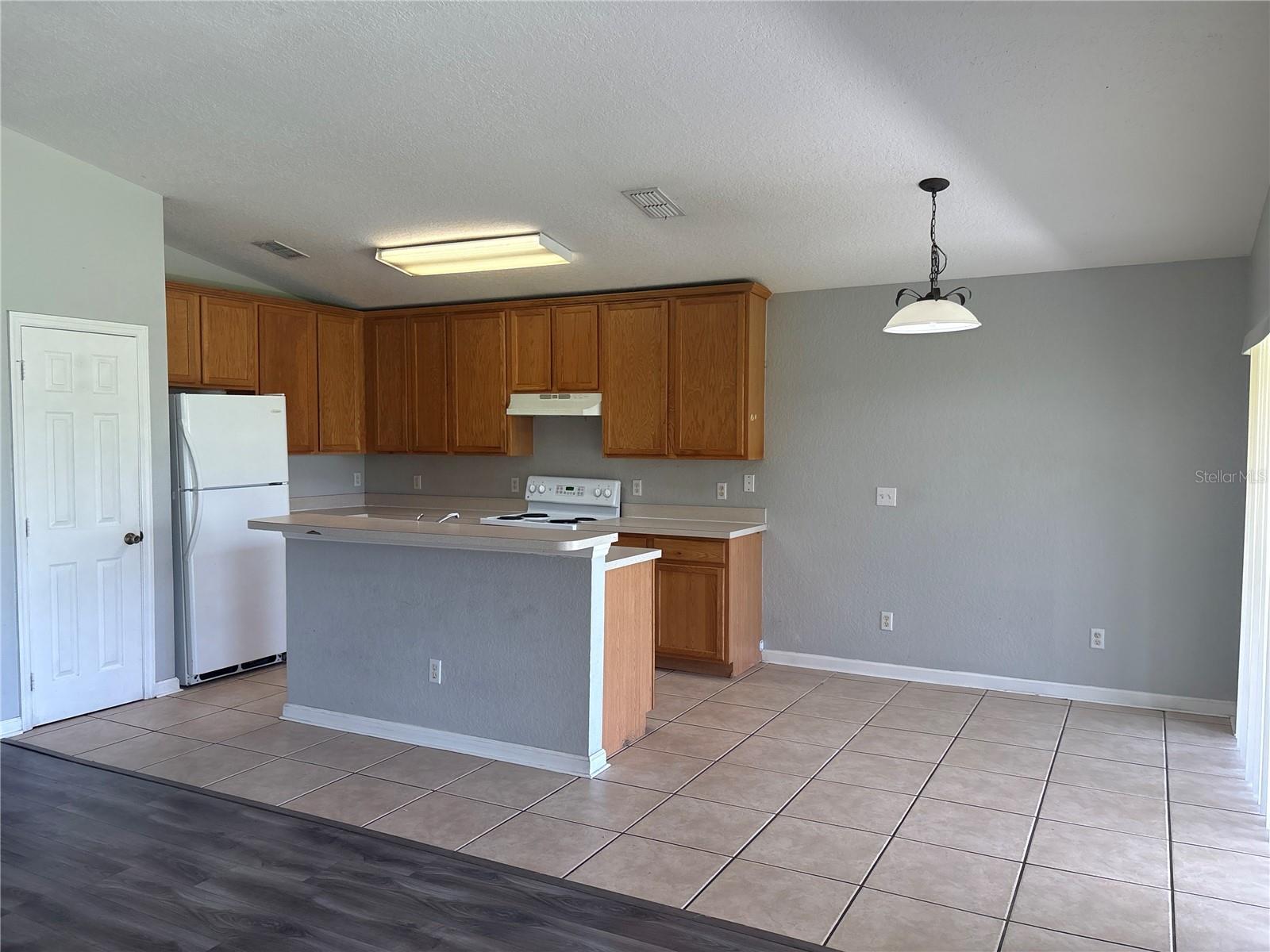 Image 5 of 19 For 2253 Meadow Oak Circle