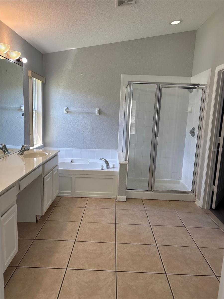Image 6 of 19 For 2253 Meadow Oak Circle