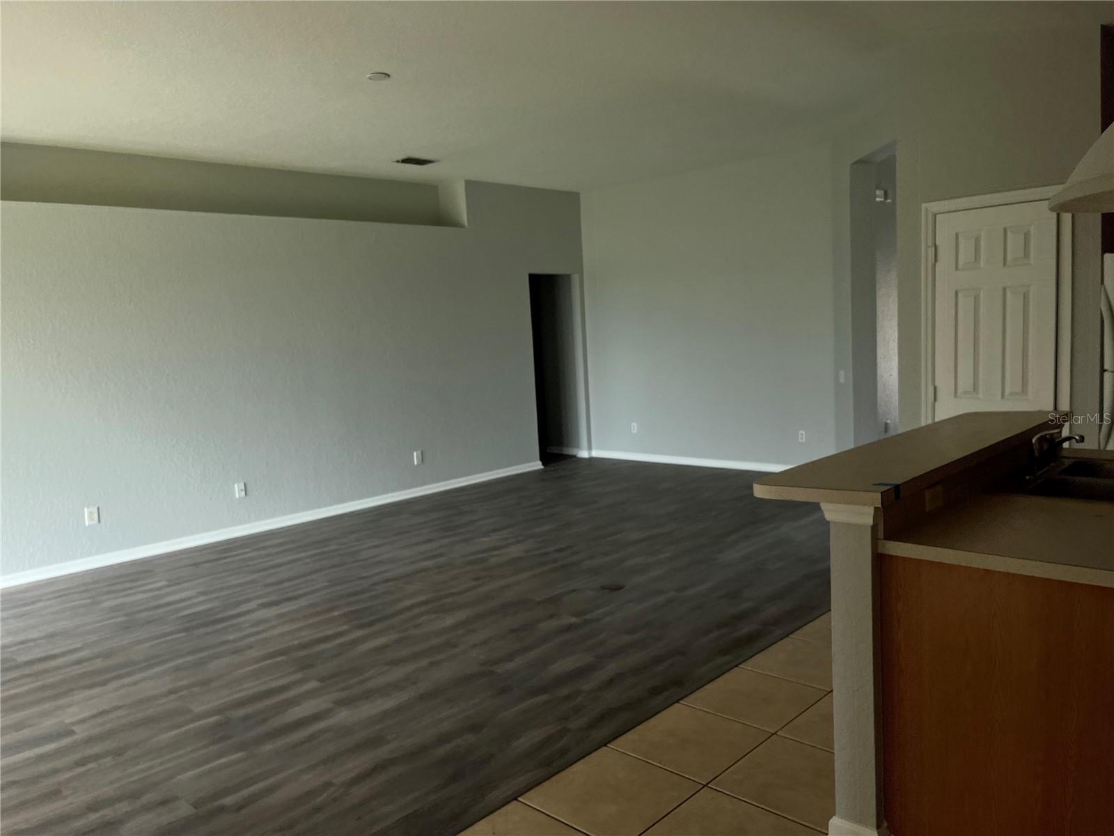 Image 8 of 19 For 2253 Meadow Oak Circle