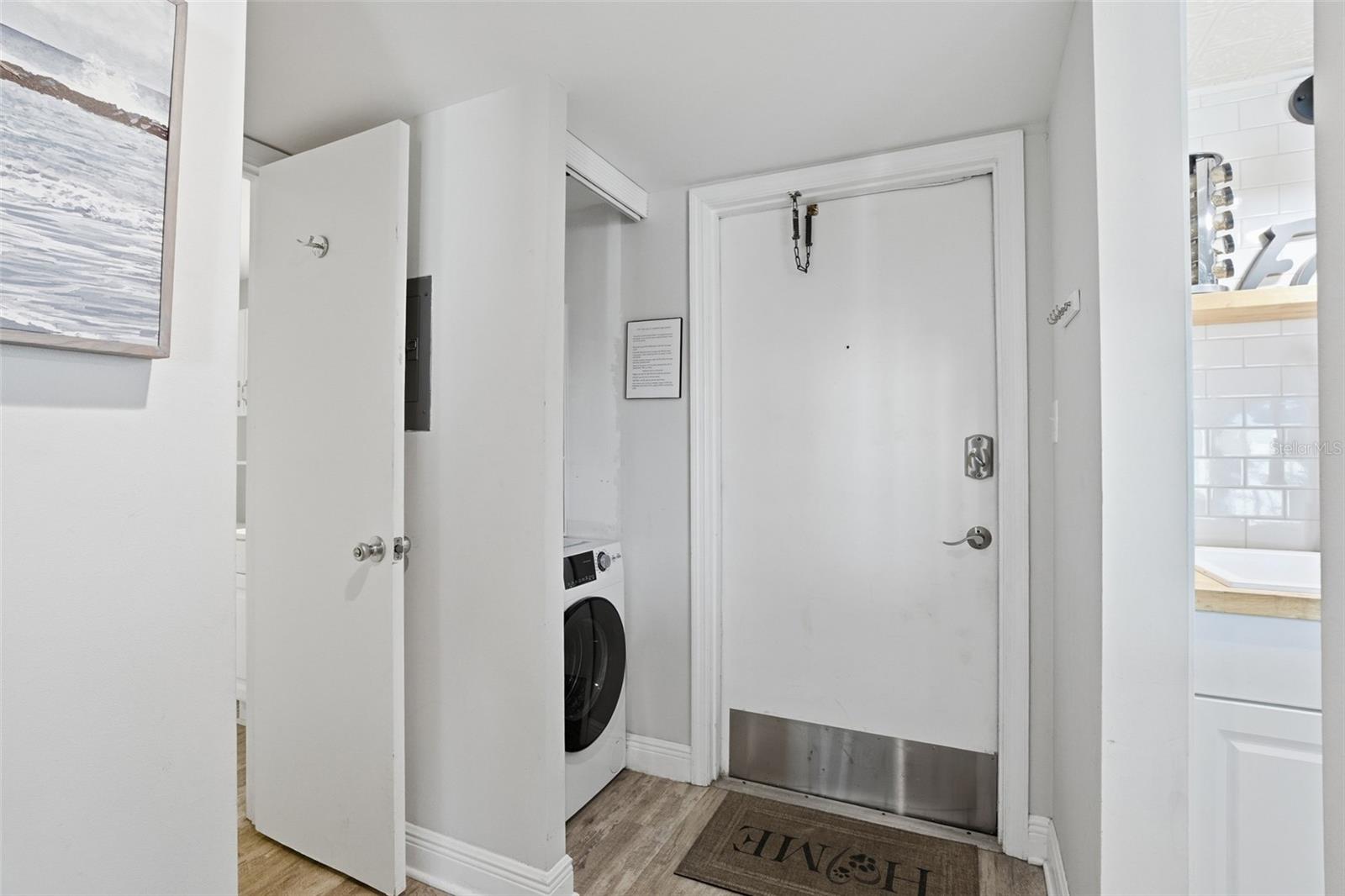 Image 5 of 25 For 1571 Atlantic Avenue 2120