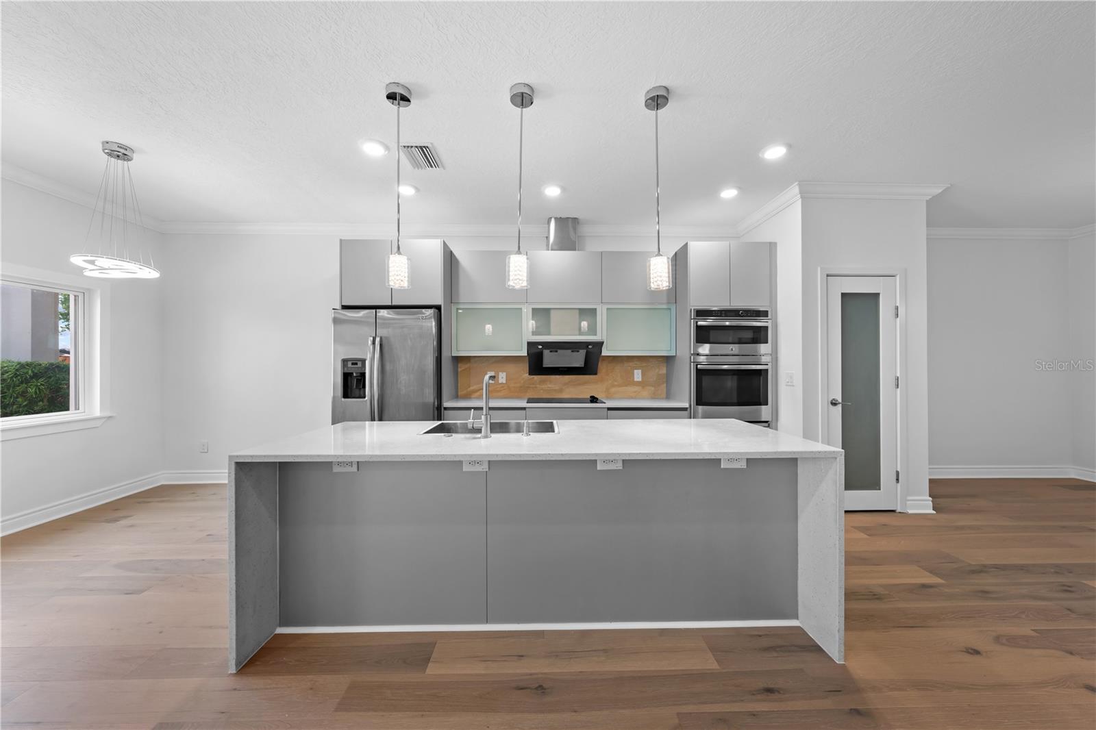 Image 14 of 86 For 1935 Greenbriar Terrace