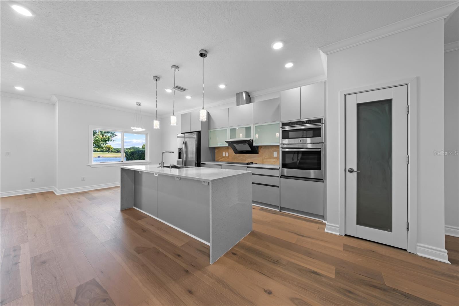 Image 15 of 86 For 1935 Greenbriar Terrace