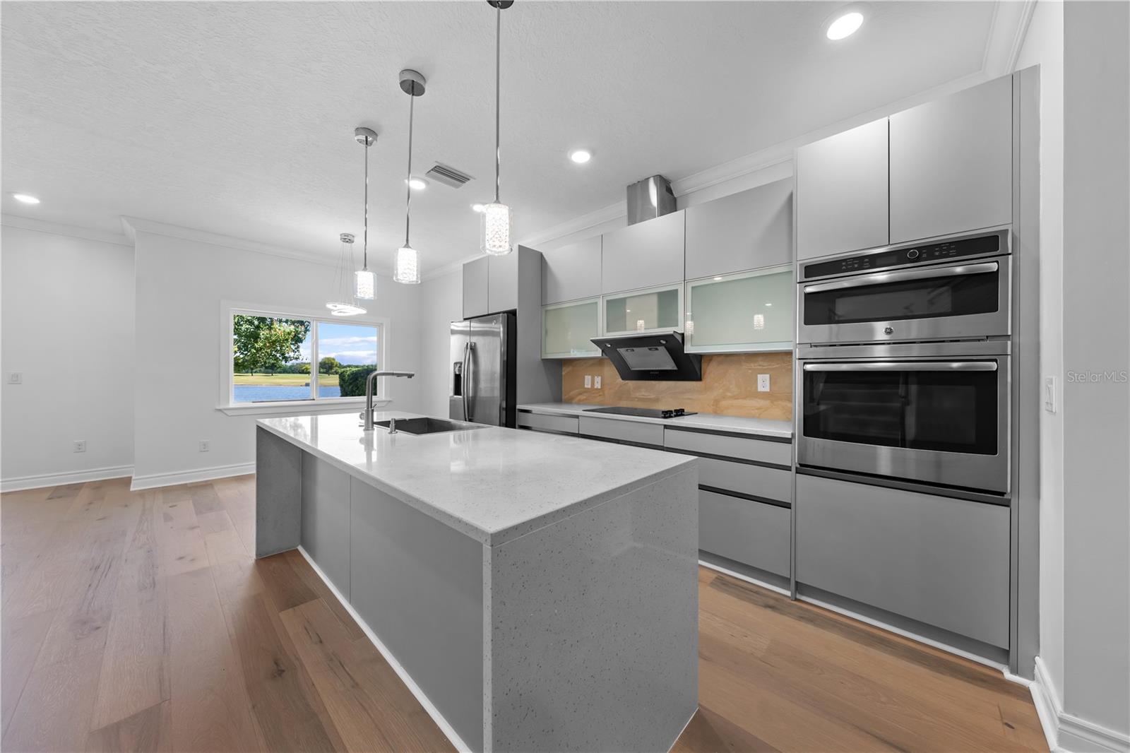 Image 7 of 86 For 1935 Greenbriar Terrace