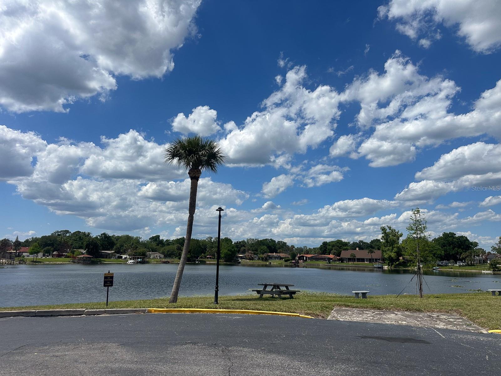 Image 3 of 11 For 922 Lake Destiny Road H