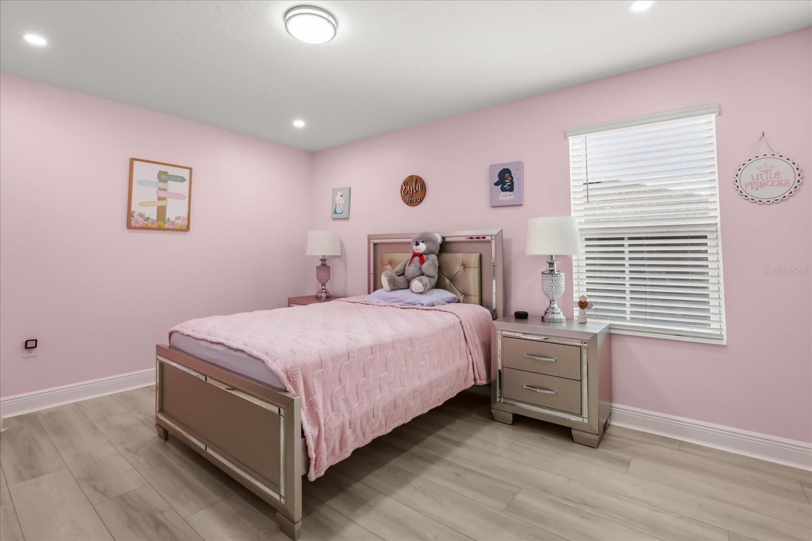 Image 32 of 71 For 5867 Sierra Crown Street