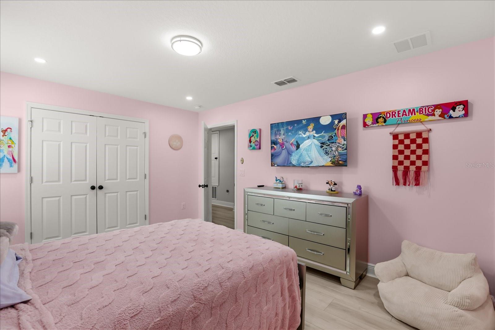 Image 33 of 71 For 5867 Sierra Crown Street