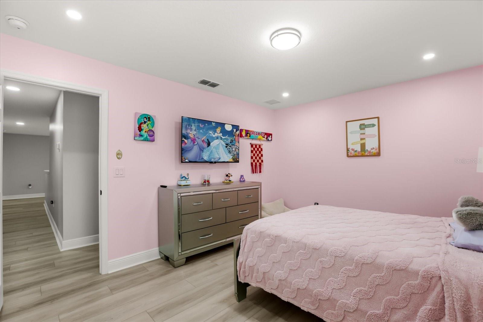 Image 34 of 71 For 5867 Sierra Crown Street
