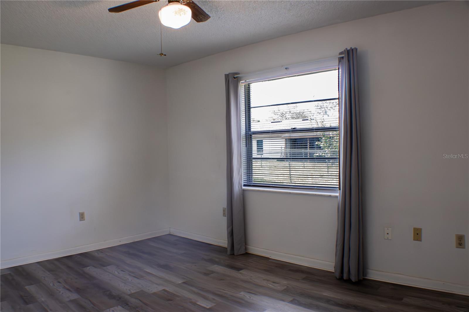 Image 10 of 24 For 424 Cart Court