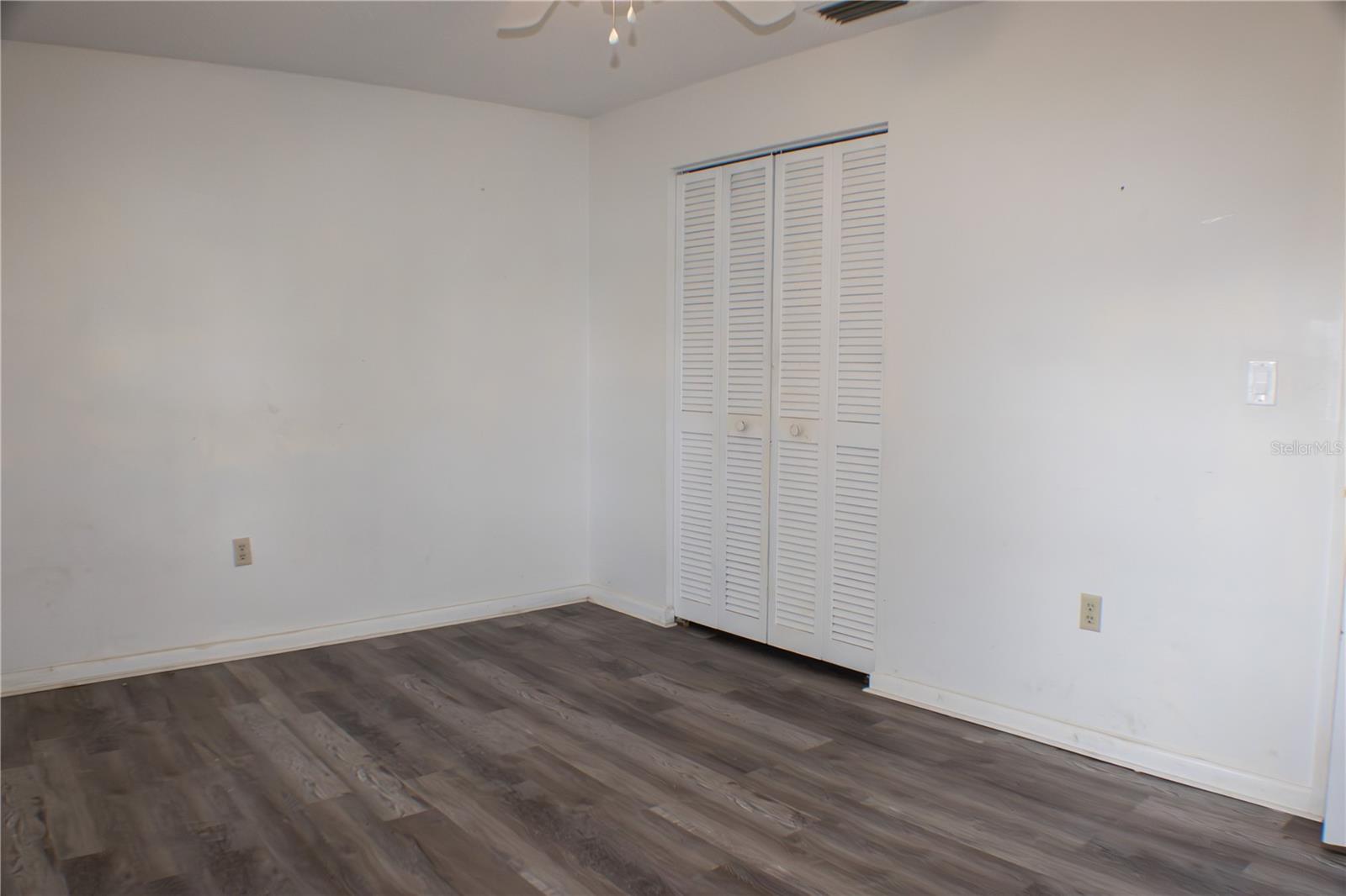 Image 12 of 24 For 424 Cart Court