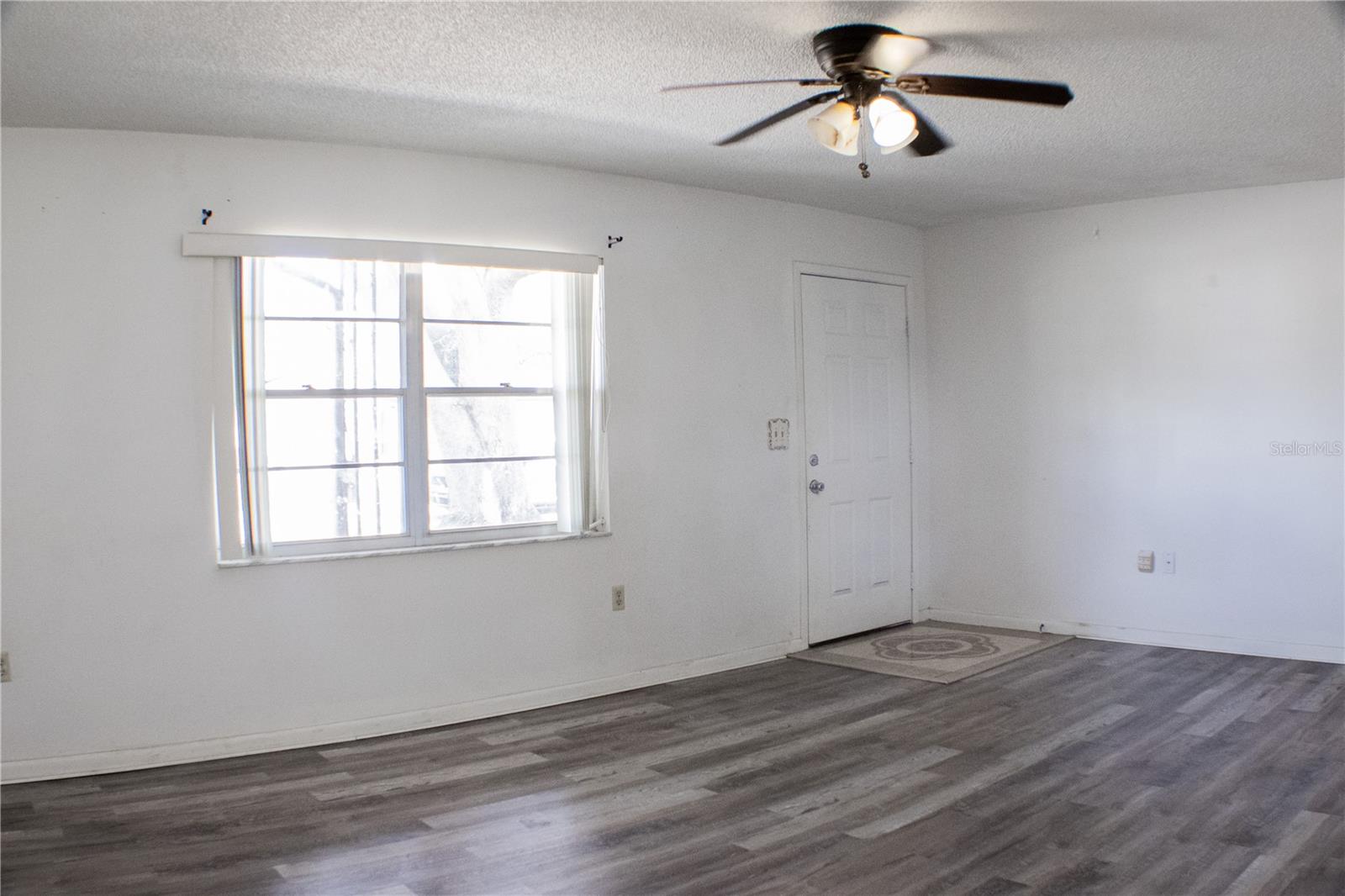 Image 15 of 24 For 424 Cart Court