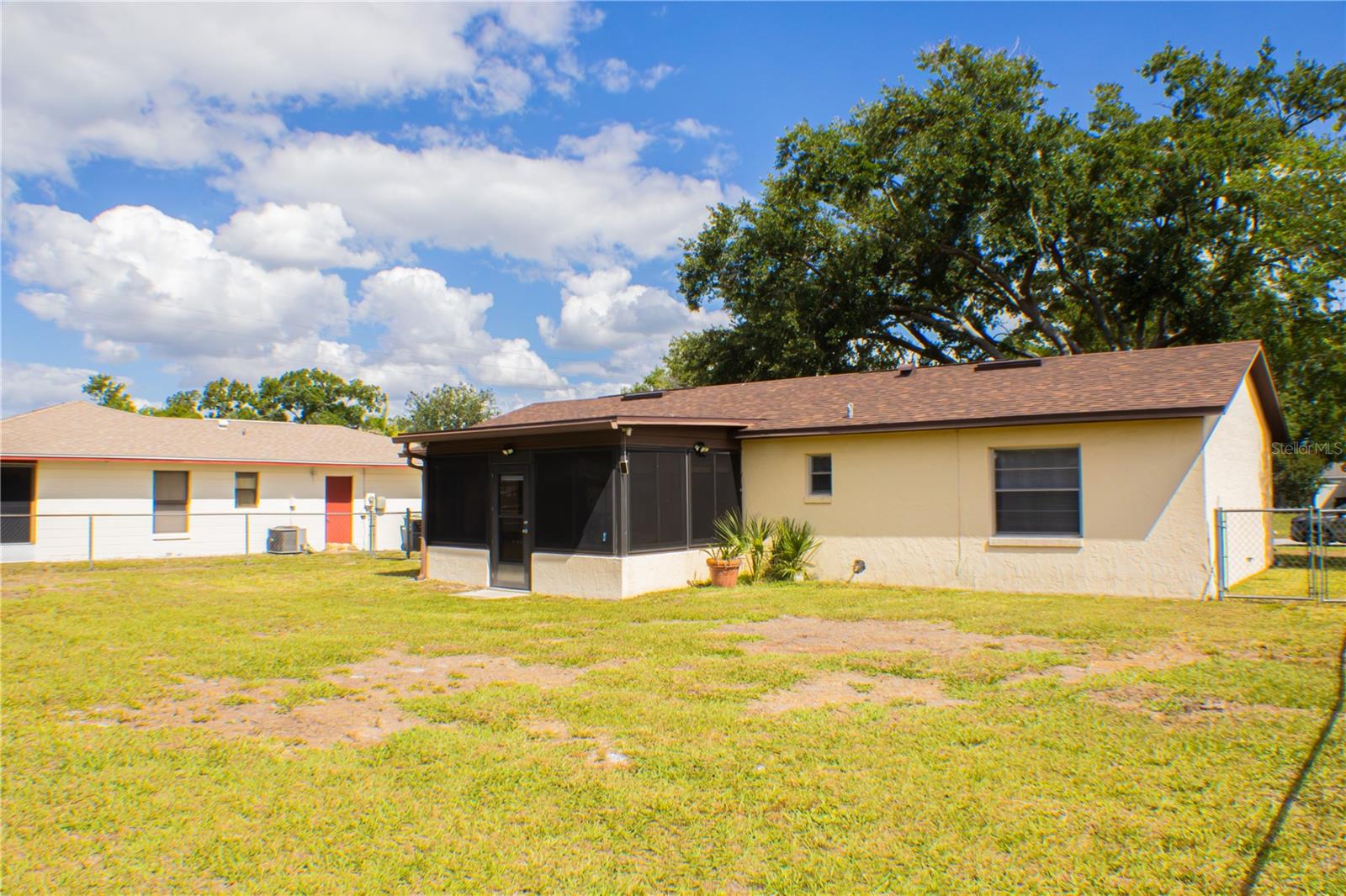 Image 20 of 24 For 424 Cart Court