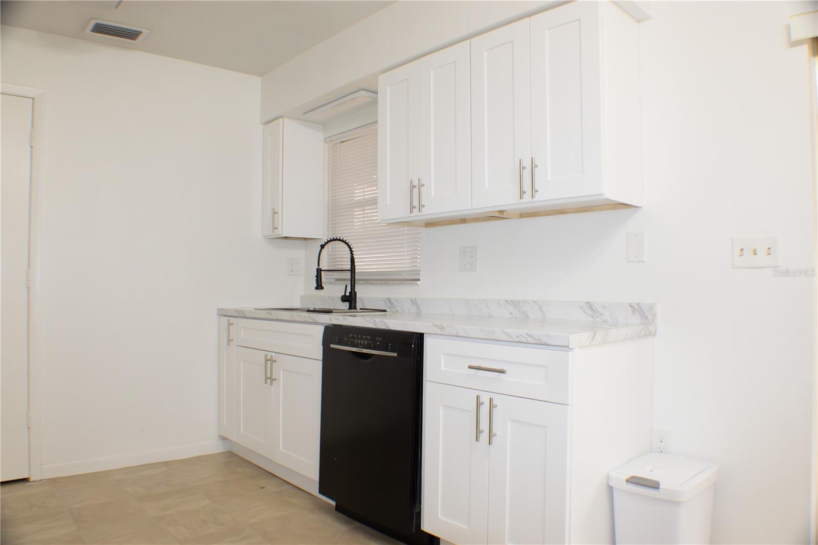 Image 3 of 24 For 424 Cart Court