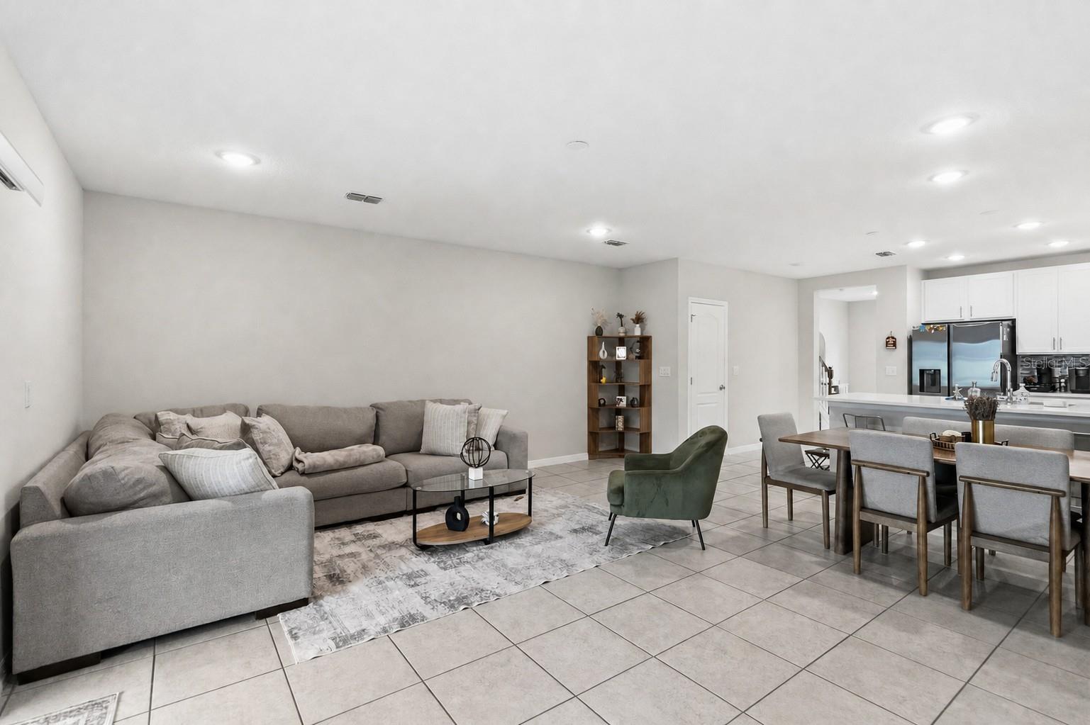 Image 7 of 31 For 4729 Coral Castle Drive