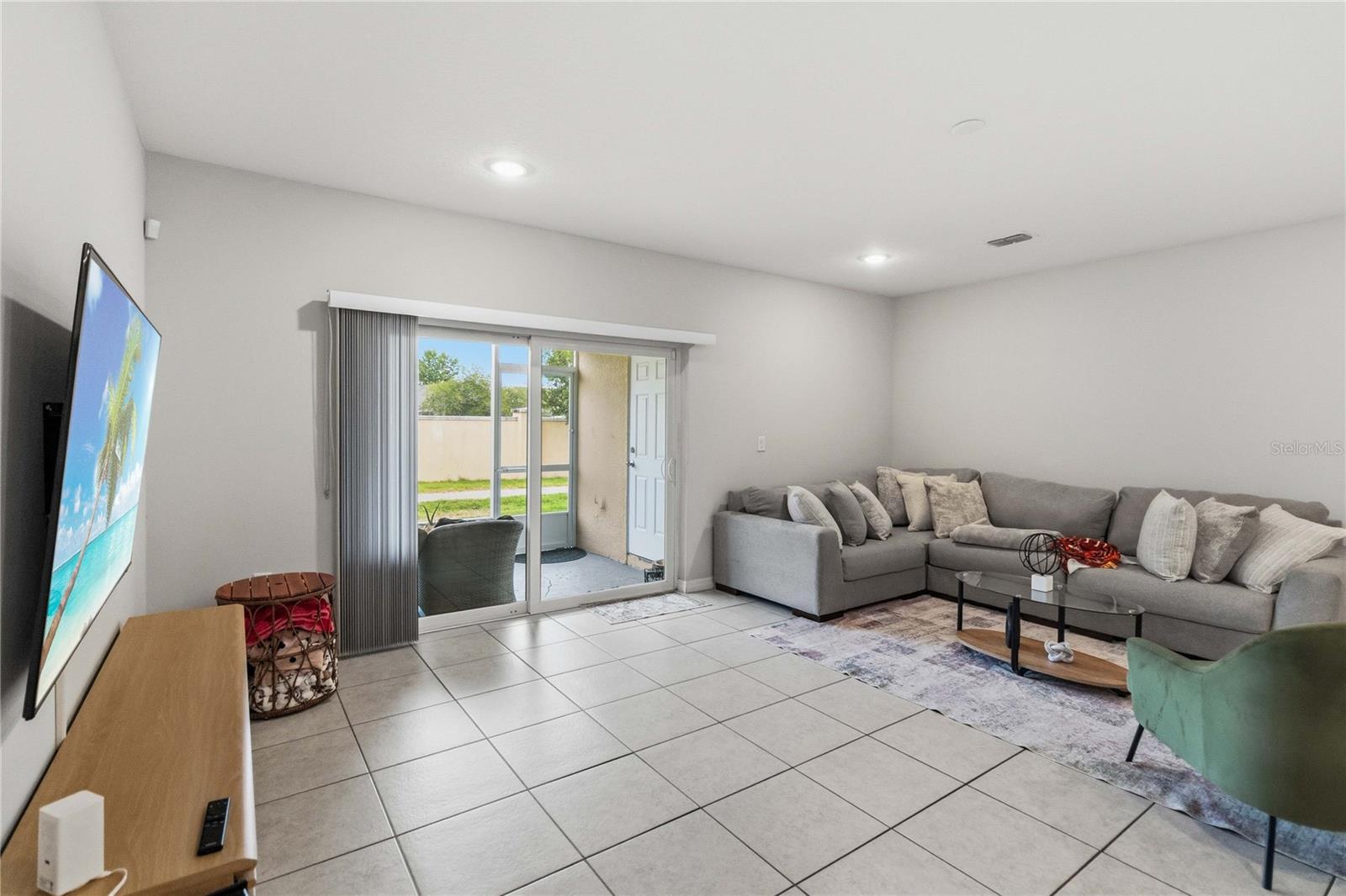 Image 8 of 31 For 4729 Coral Castle Drive