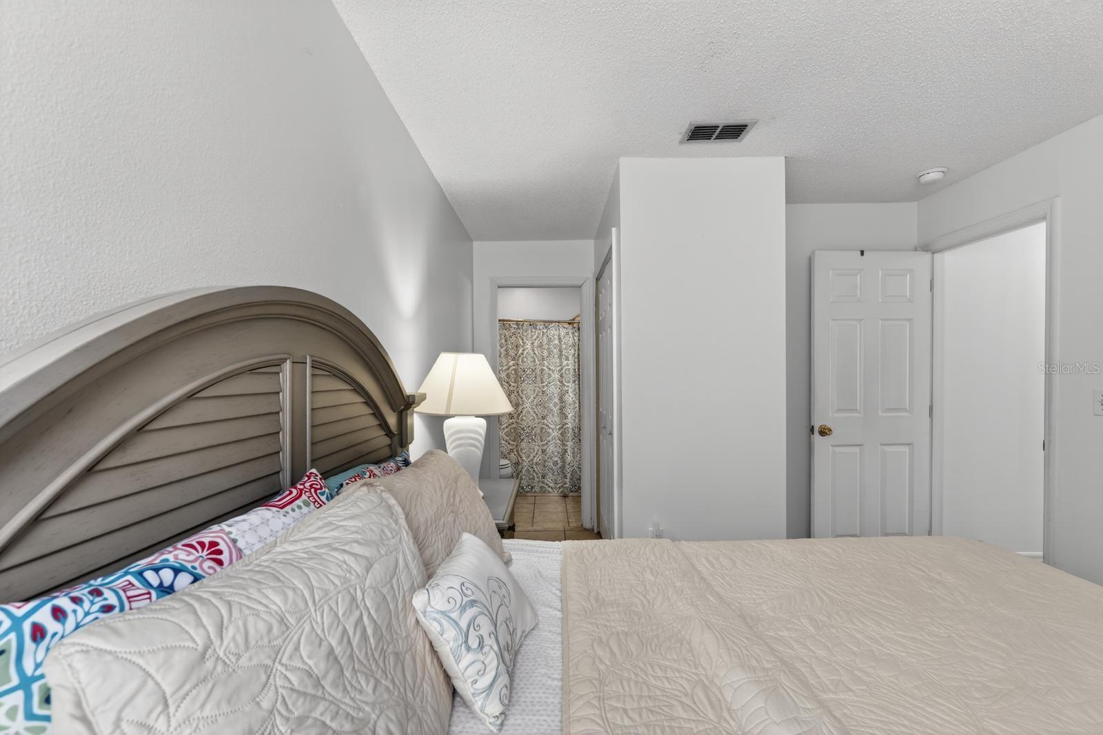 Image 15 of 18 For 419 Buckingham Cir