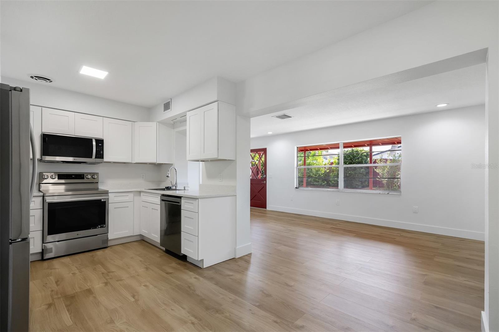 Image 17 of 42 For 525 Ololu Drive