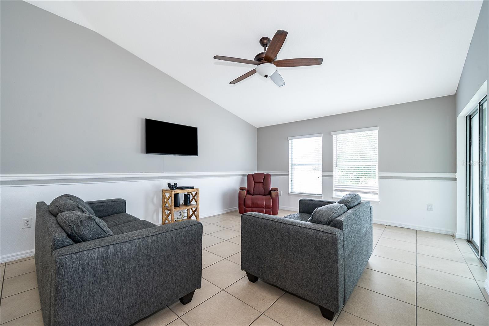 Image 22 of 30 For 2721 Dolfino Drive