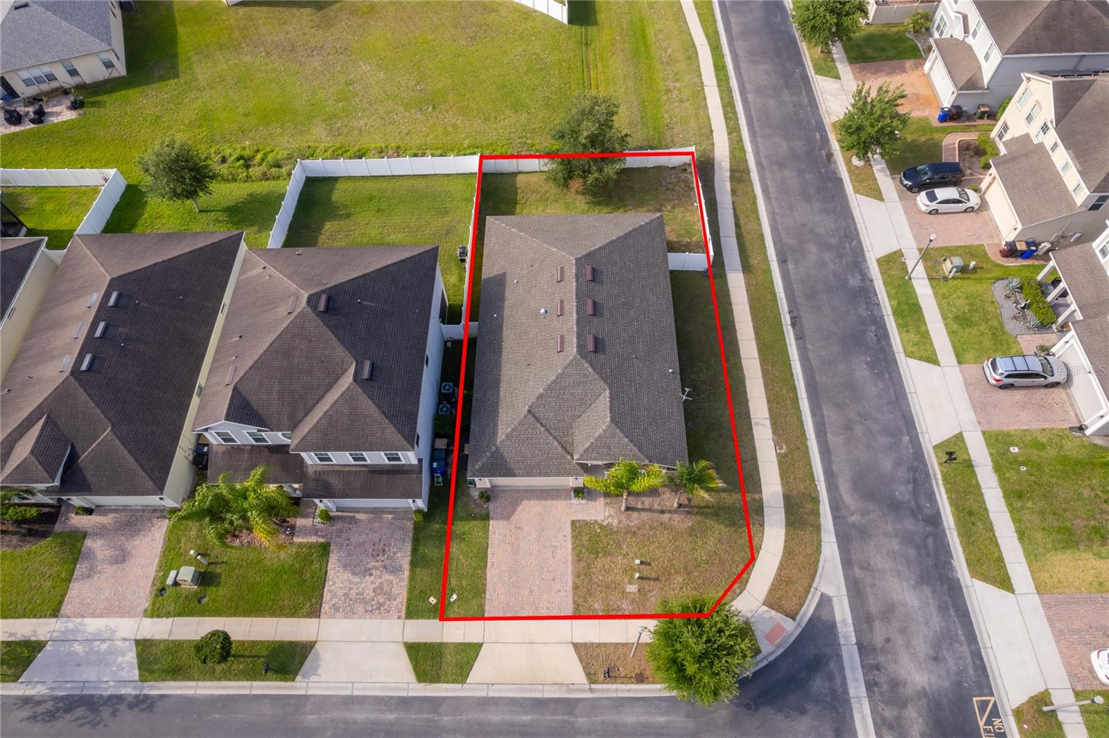 Image 5 of 30 For 2721 Dolfino Drive