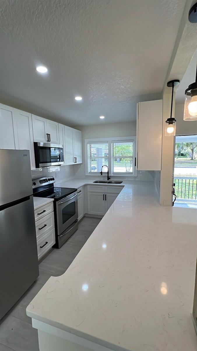 Image 2 of 7 For 715 Clyde Avenue