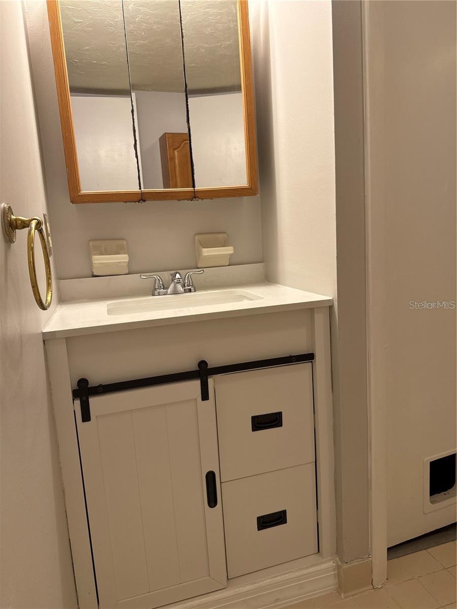 Image 10 of 14 For 4313 68 Terrace