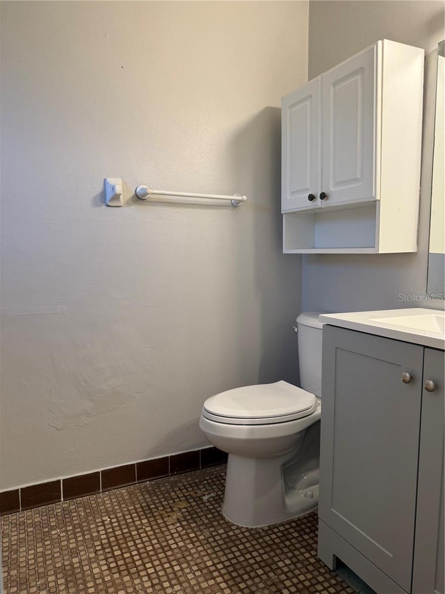 Image 8 of 14 For 4313 68 Terrace