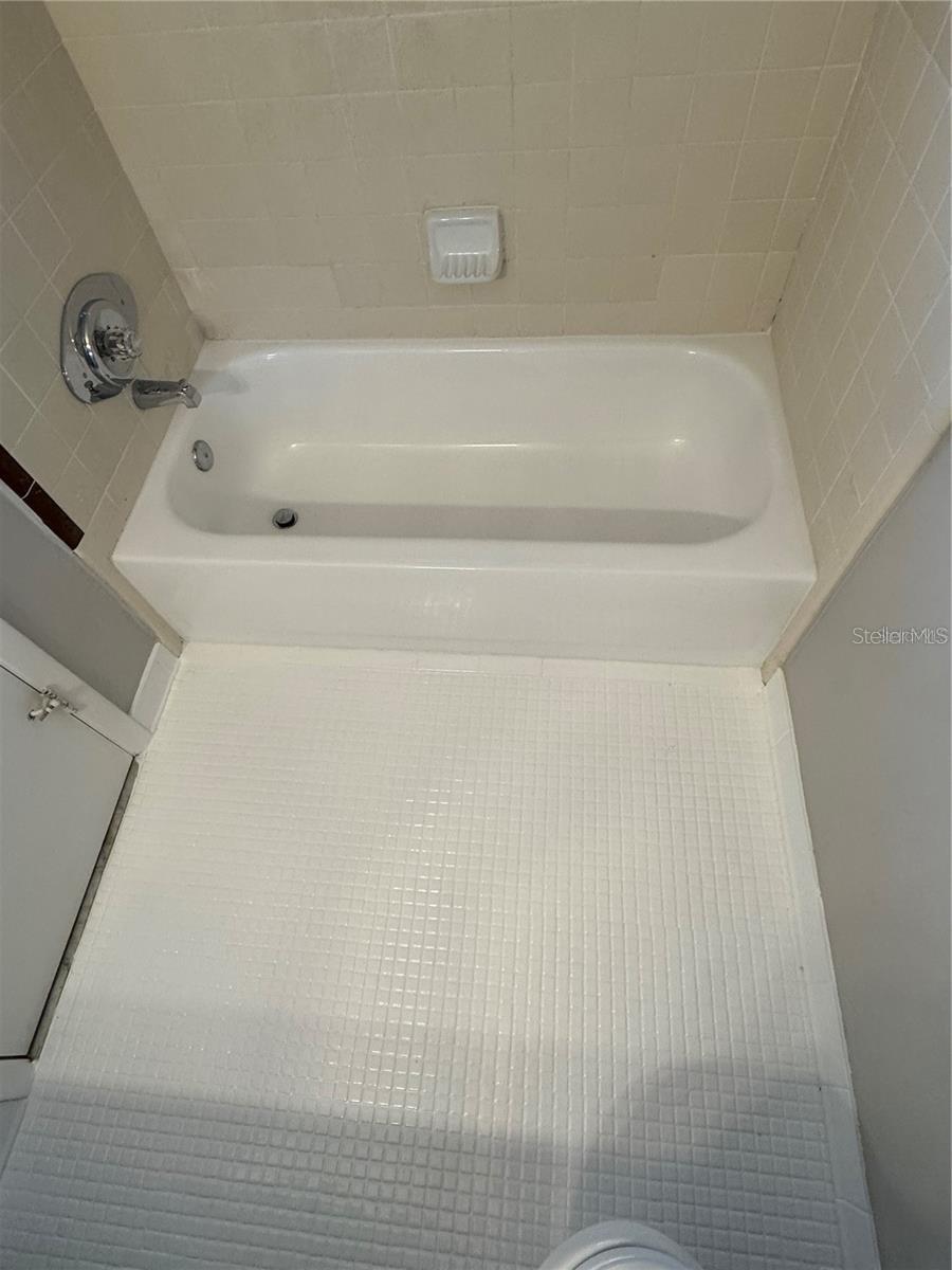 Image 9 of 14 For 4313 68 Terrace