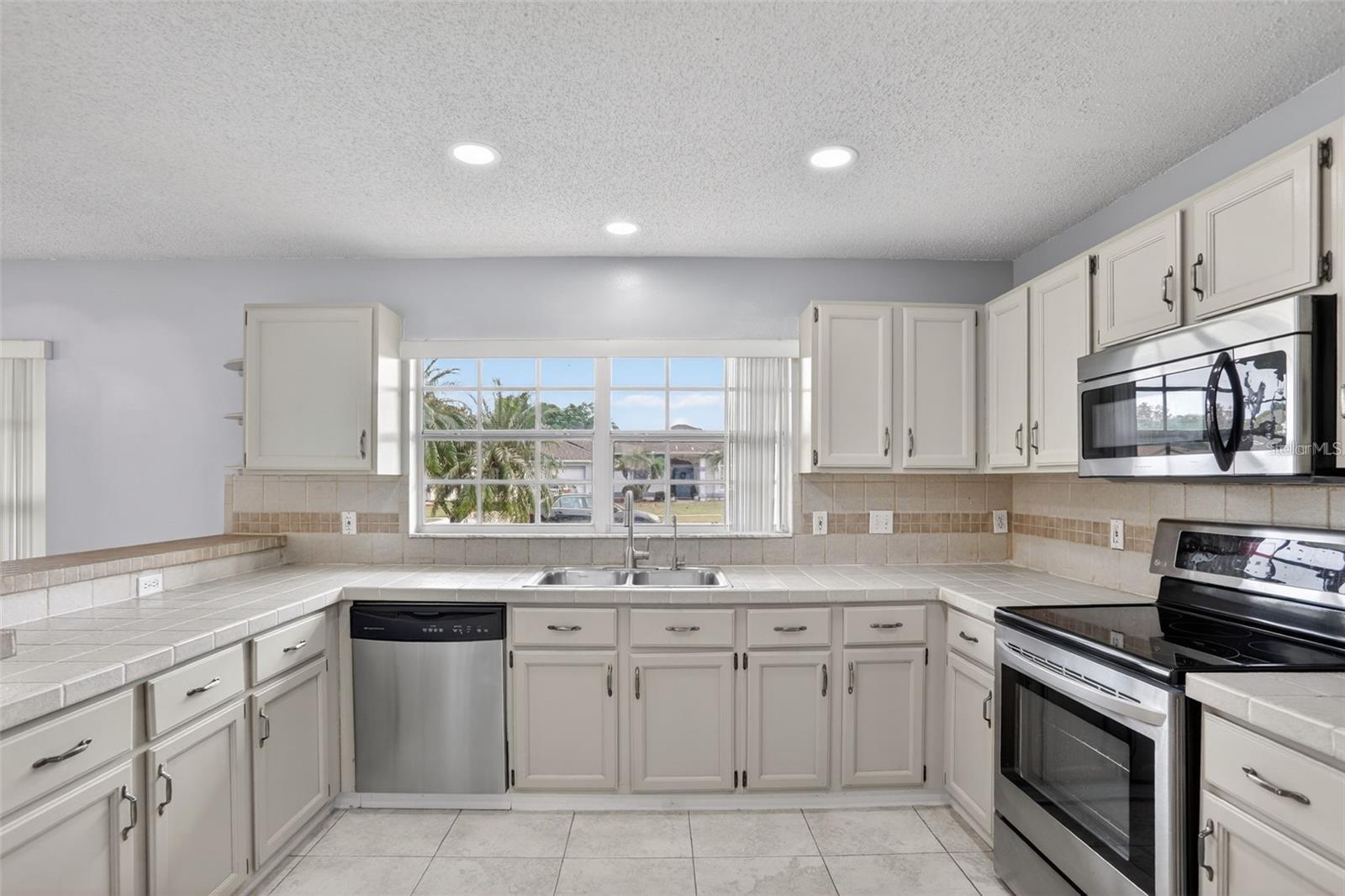 Image 26 of 30 For 14912 White Magnolia Court