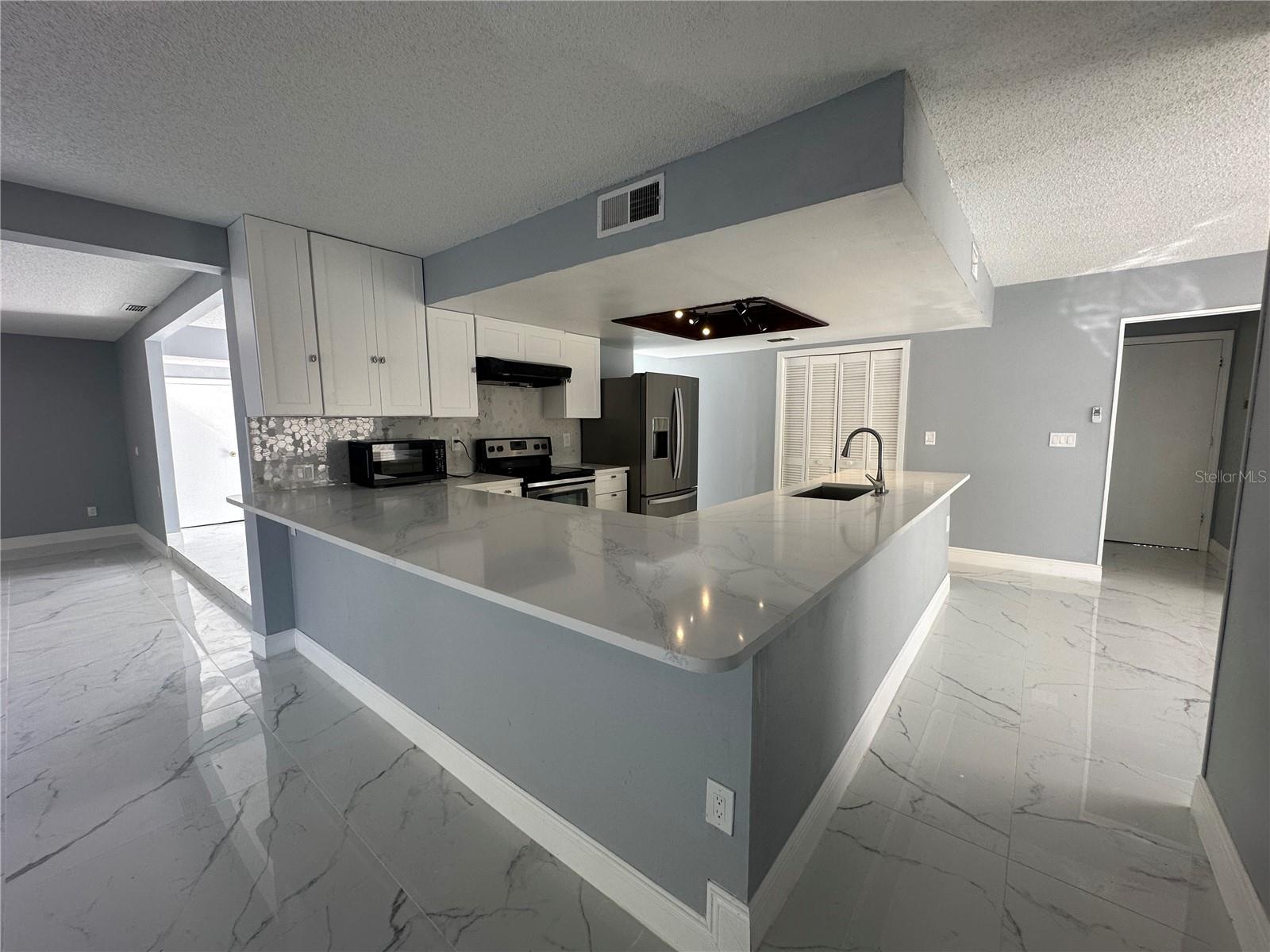 Image 9 of 27 For 7846 Snowberry Circle