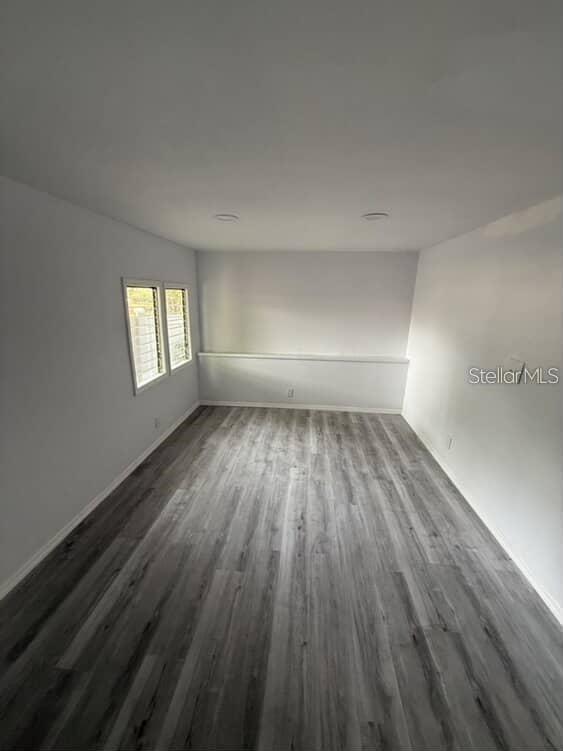 Image 3 of 10 For 5500 Rome Avenue 29