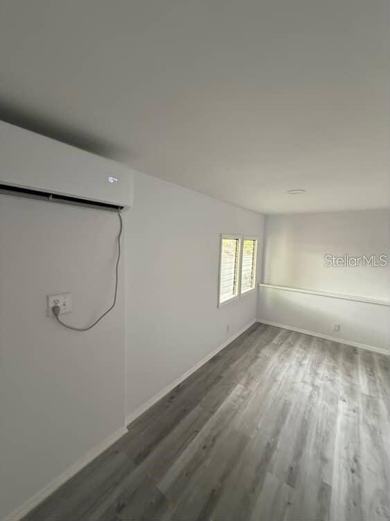 Image 6 of 10 For 5500 Rome Avenue 29