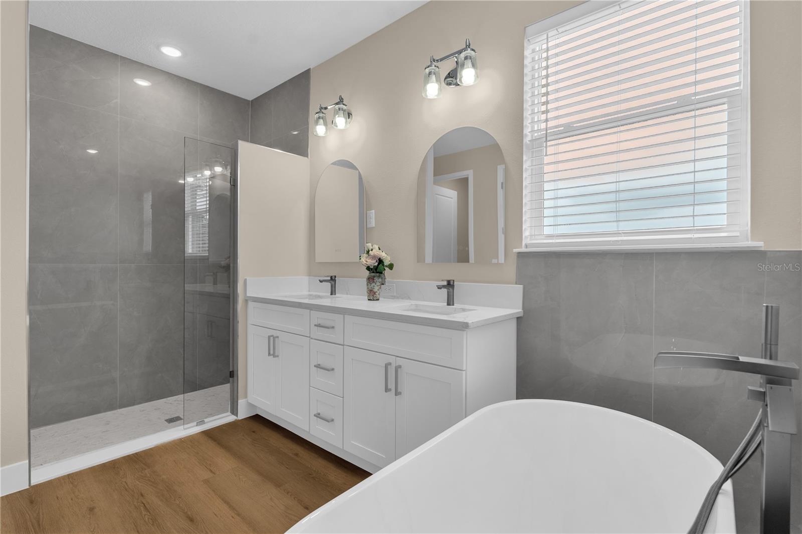 Image 26 of 37 For 2008 River Hawk Loop