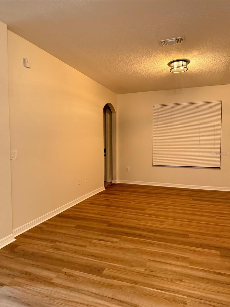 Image 5 of 14 For 4132 Hunters Park Lane