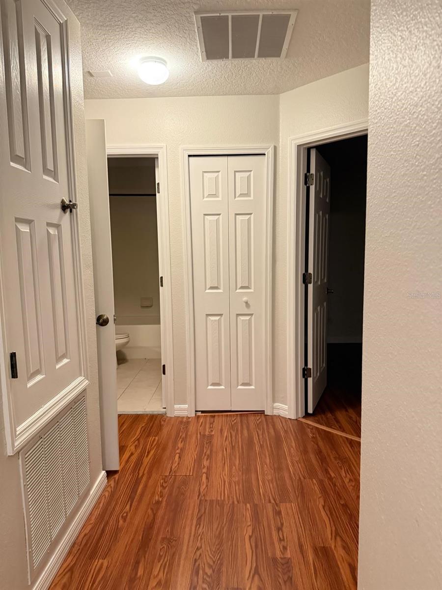 Image 9 of 14 For 4132 Hunters Park Lane