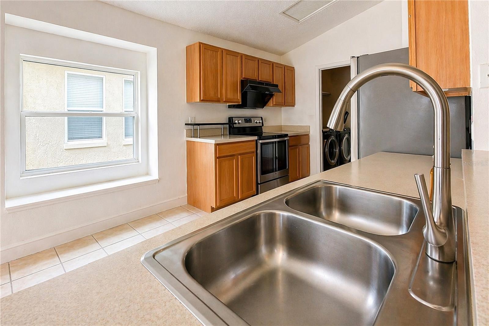 Image 18 of 33 For 2281 Oakington Street