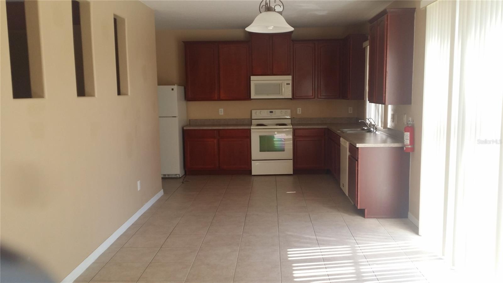 Image 3 of 6 For 3017 Camino Real Drive S