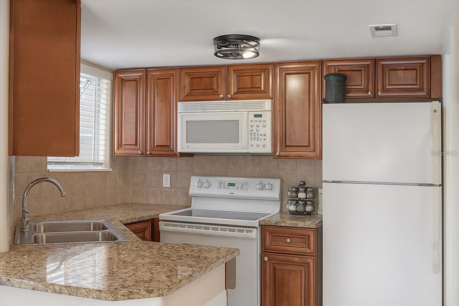 Image 4 of 17 For 1948 Lake Atriums Circle 118