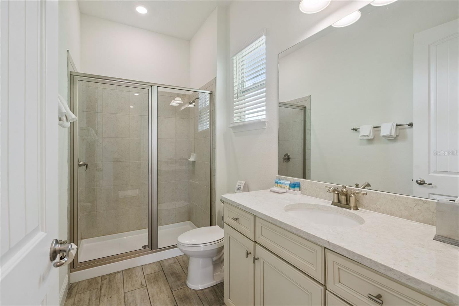 Image 17 of 49 For 8059 Knee Deep Road