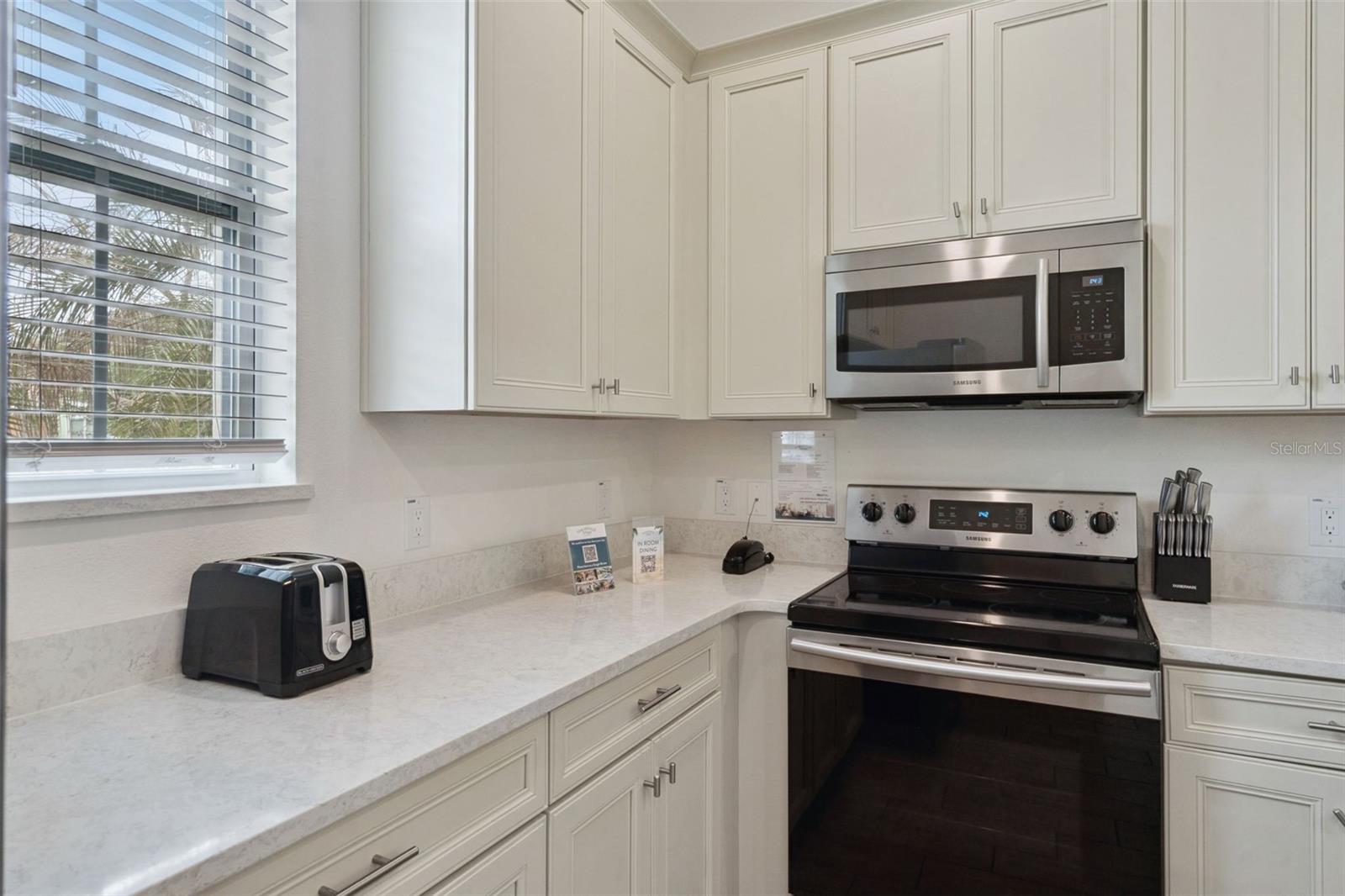 Image 8 of 49 For 8059 Knee Deep Road