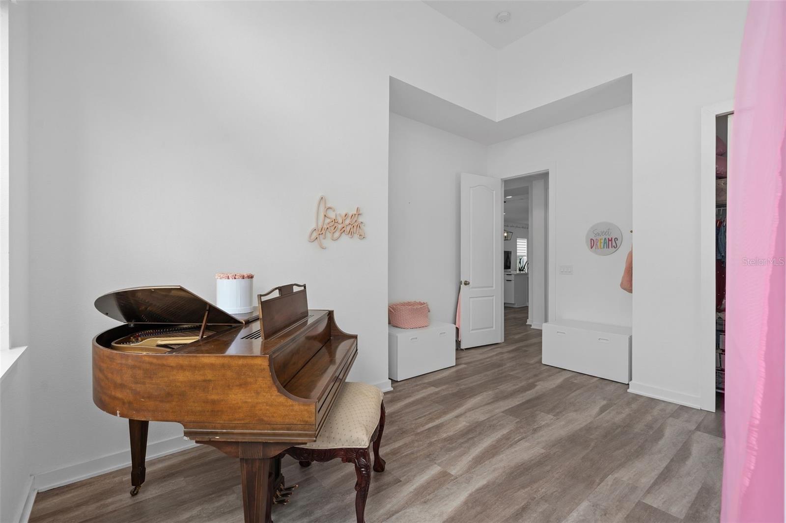 Image 24 of 68 For 8820 Sperry Street