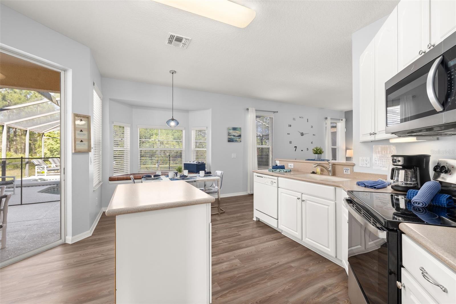 Image 19 of 98 For 986 Orange Cosmos Boulevard