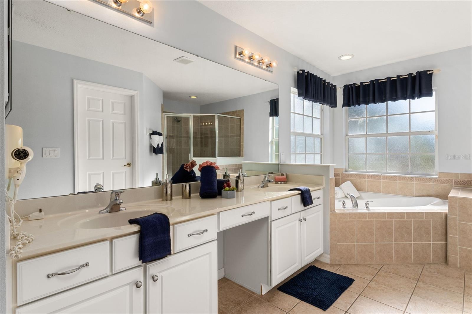 Image 34 of 98 For 986 Orange Cosmos Boulevard